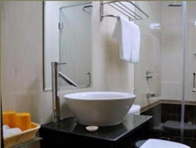Manh Cuong Hotel Da Nang Exterior photo